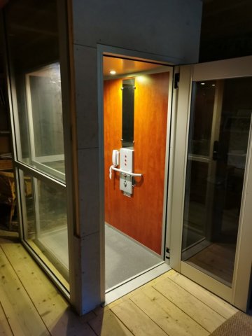 Installation et pose d'ascenseur privatif et monte charge dans une maison ou appartement à Chambéry 73